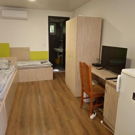 Tiszaliget Apartman Es Szallo Ζολνοκ Εξωτερικό φωτογραφία