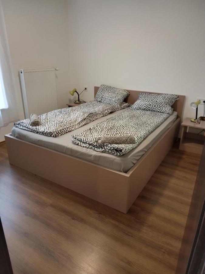 Tiszaliget Apartman Es Szallo Ζολνοκ Εξωτερικό φωτογραφία