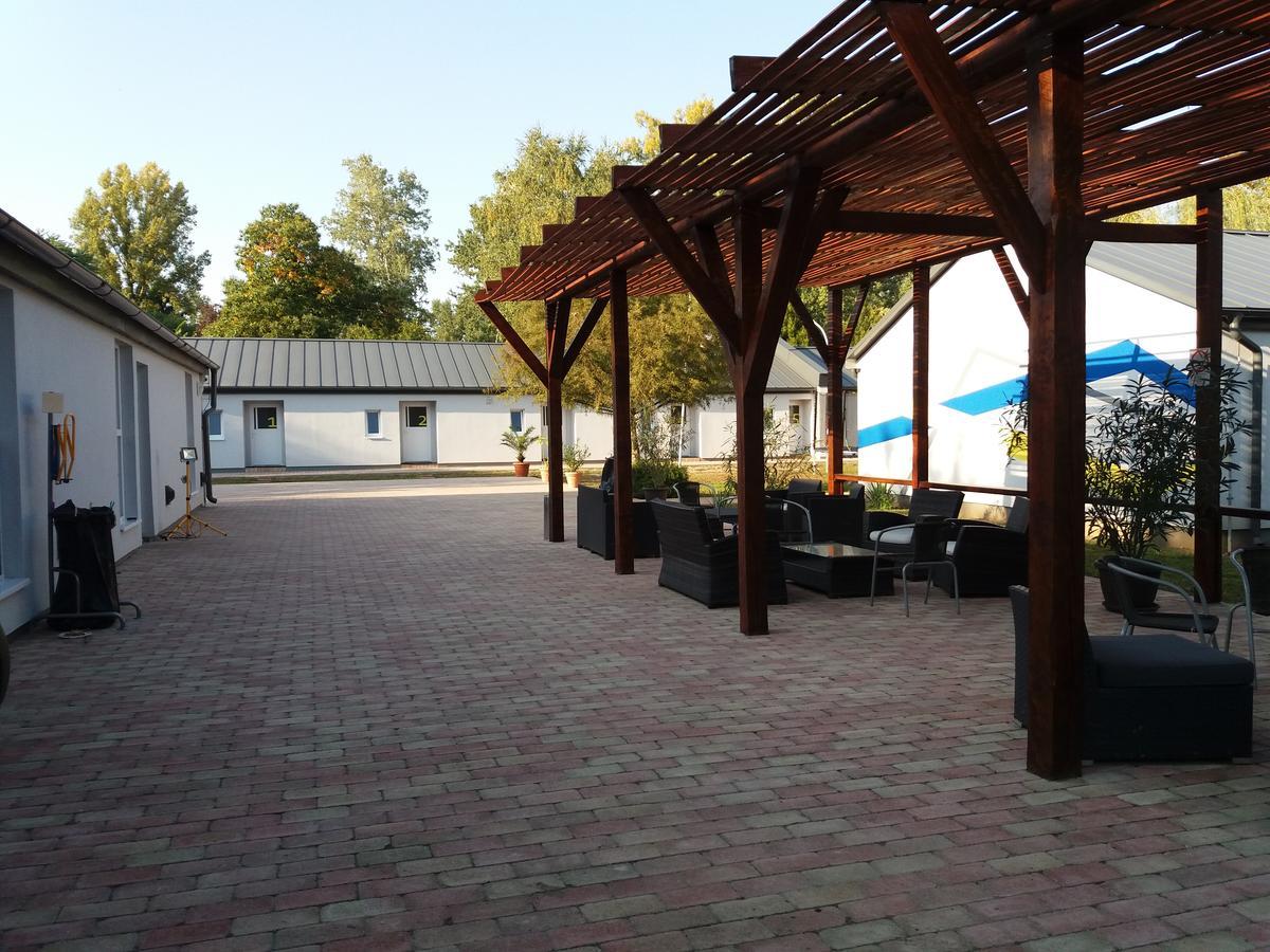 Tiszaliget Apartman Es Szallo Ζολνοκ Εξωτερικό φωτογραφία