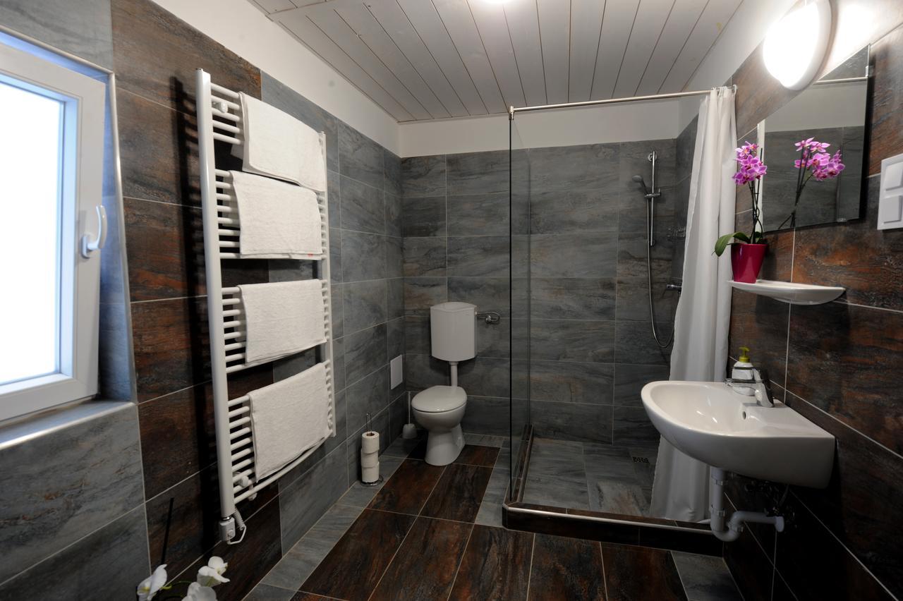 Tiszaliget Apartman Es Szallo Ζολνοκ Εξωτερικό φωτογραφία
